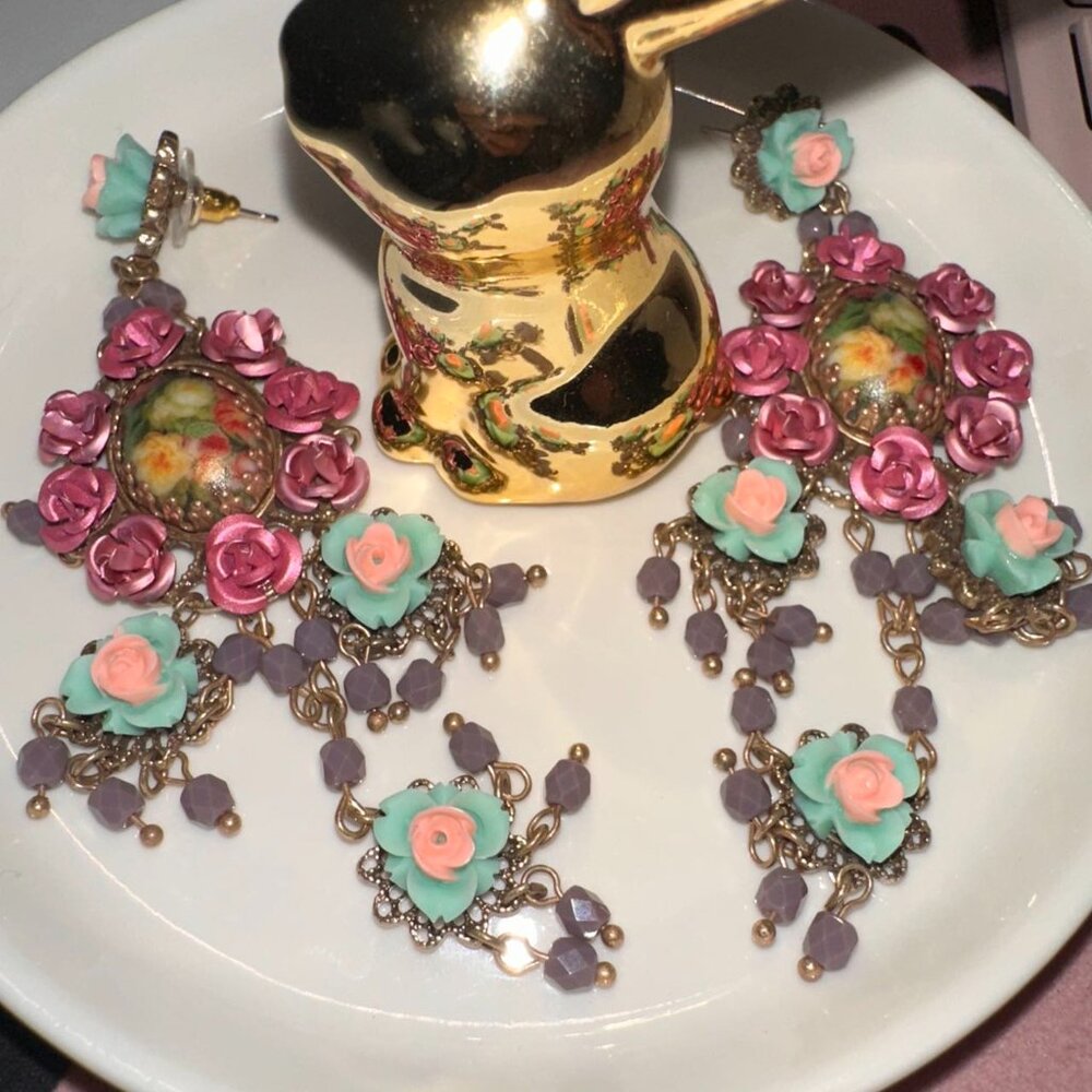 Vintage Floral Chandelier Earrings Rose Cameo Beaded Statement Gold Tone - Picture 5 of 9